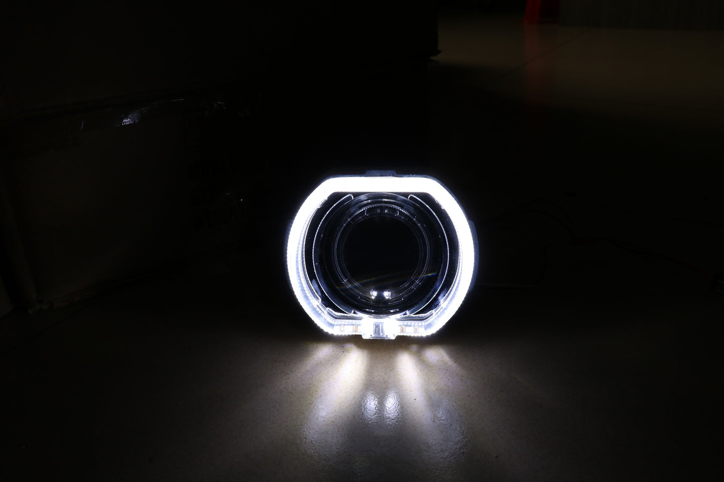 Комплект капачки за Led лупи 2,5 инча, BMW LED White