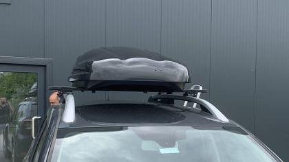 Автобокс Junior Altro 140x90x38cm с 70 mm , с едностранно отваряне с ключ, 370 литра - черен гланц