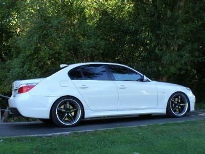 BODY KIT pentru BMW E60 sedan 2003-2011 fără senzori de parcare și 2007-2011 cu senzori de parcare 18mm - pachet M-Tech fără proiectoare de ceață