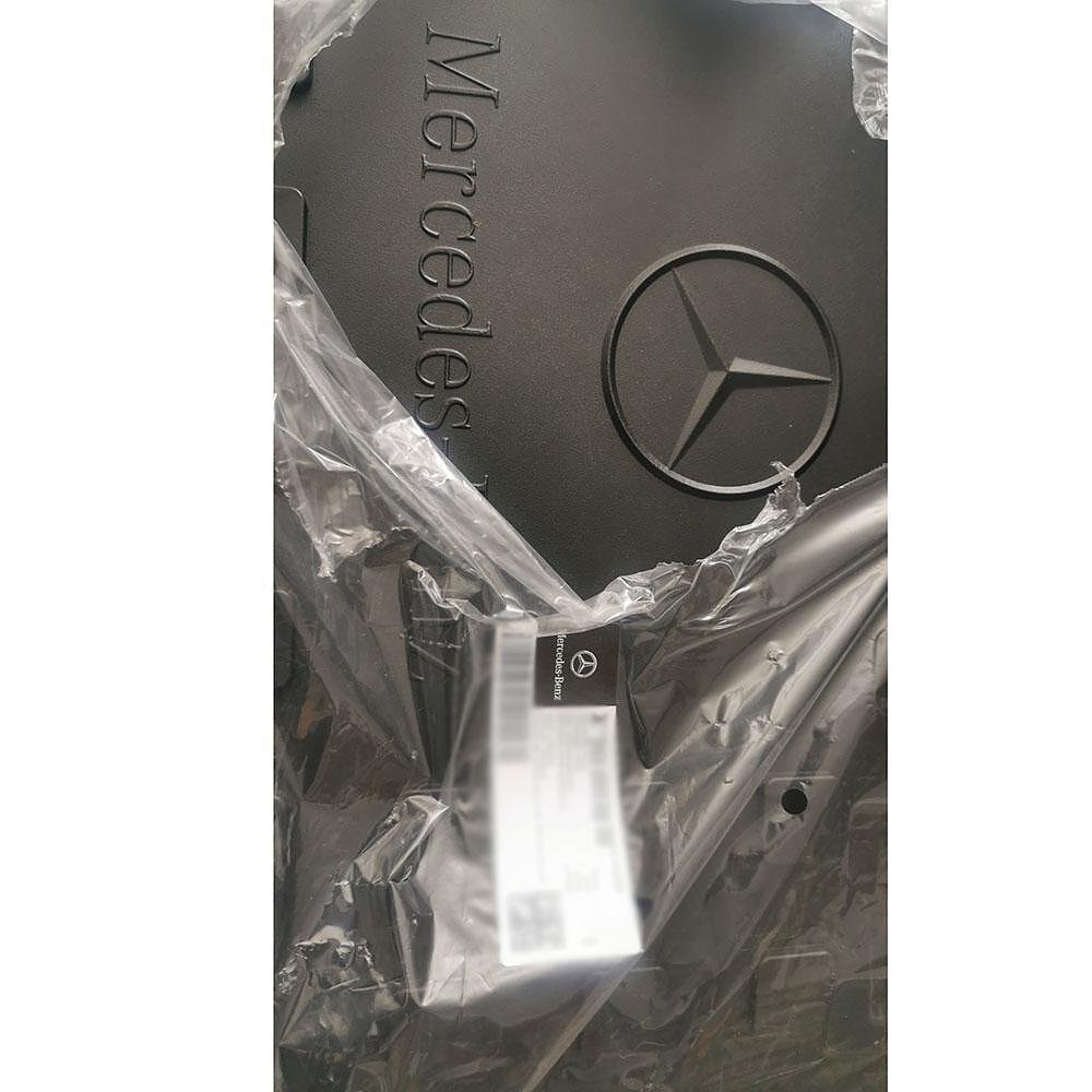 Оригинална стелка за багажник Mercedes GLC Coupe C253  A2538140200, 2016-2023 г.