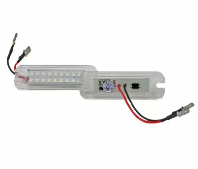 Plafonieră iluminare număr înmatriculare pentru Mercedes W463 G-Class, 76x26 mm
