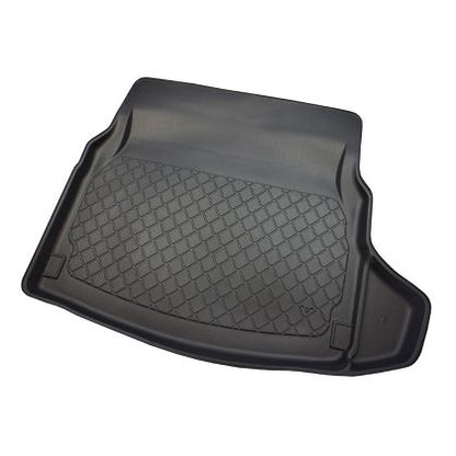 Гумирана стелка за багажник за Mercedes C-Class W205 (2014+) Sedan back seat leaning forward (foldable); right wing removable for models with net