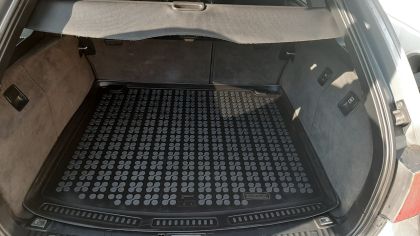 Гумена стелка за багажник за BMW 5 E61 (2004-2010) - Комби - Rezaw Plast